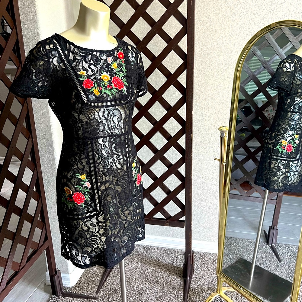 Forever 21 contemporary black lace dress
